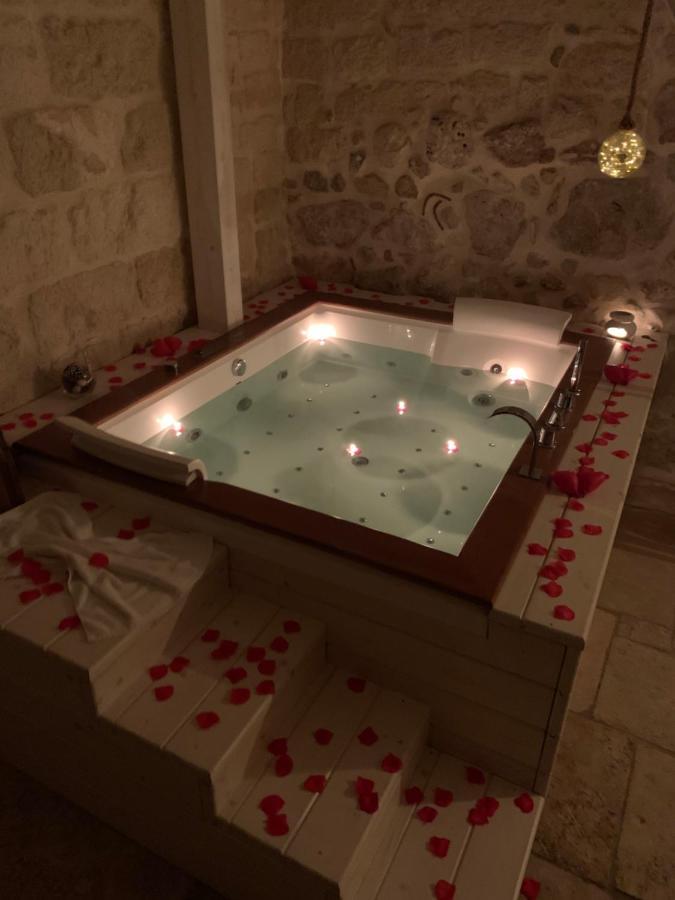 Le Vecchie Mura Suite & Room Manfredonia Bagian luar foto