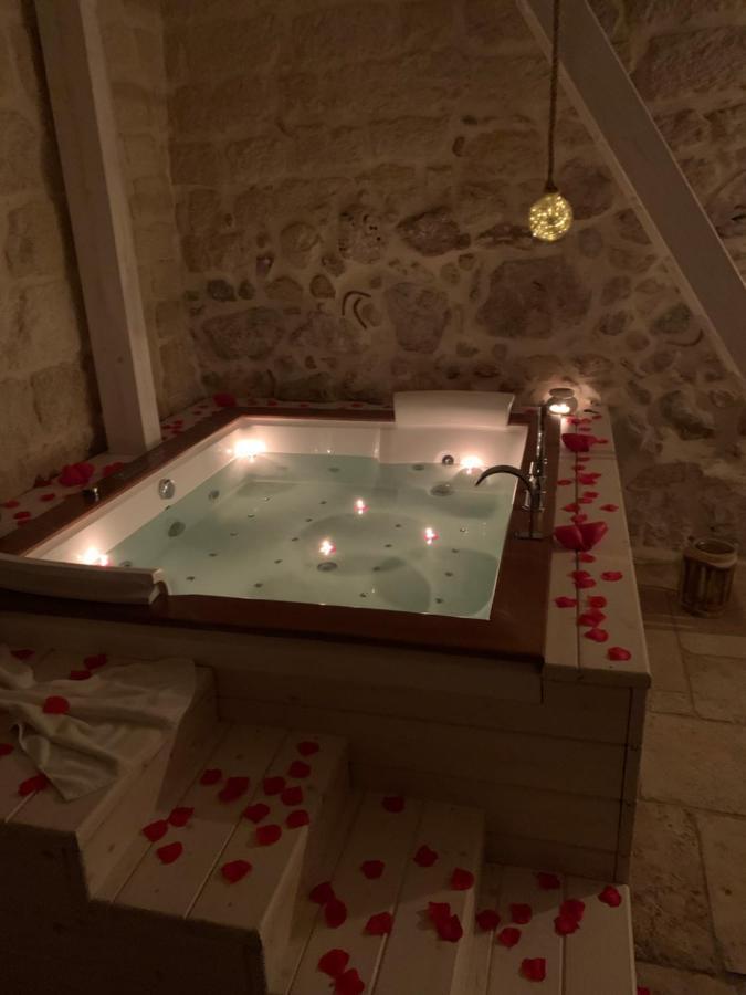 Le Vecchie Mura Suite & Room Manfredonia Bagian luar foto